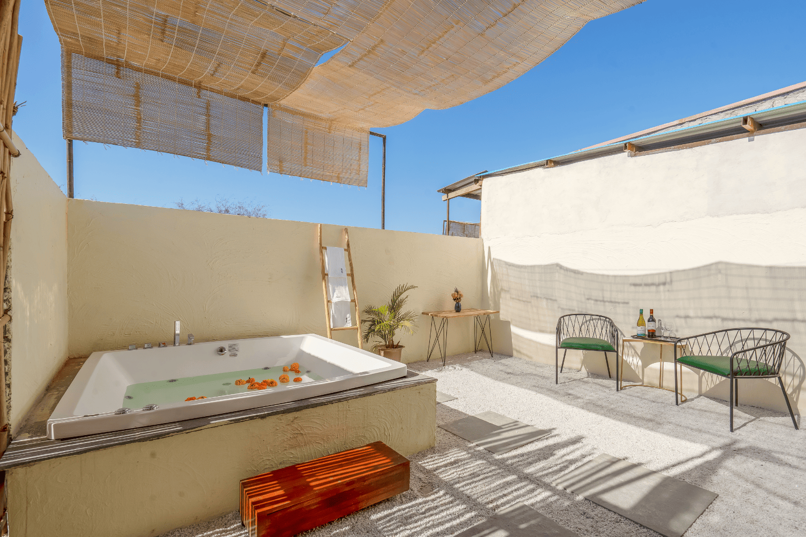 Villa with Pvt Jacuzzi