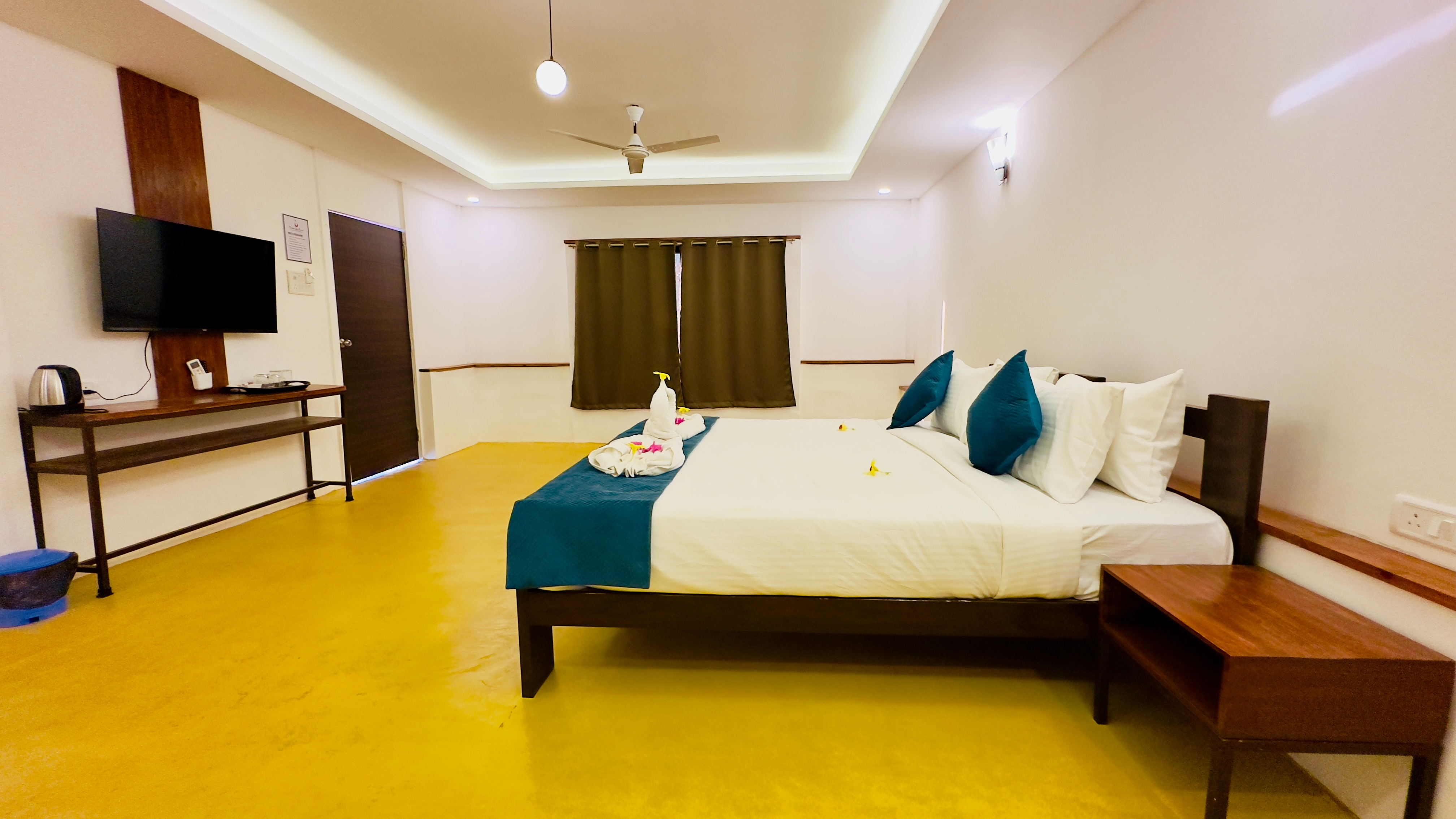 White Suite Room