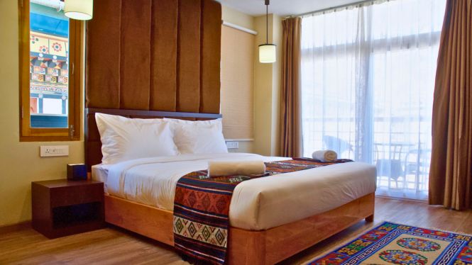 Premium King Room with Mountain View